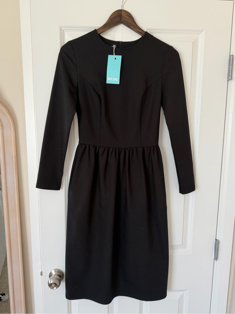 Must Have Black midi Dress w/pockets